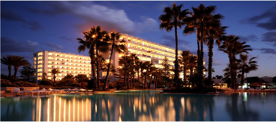 Outdoor pool view of Hotel Sahara Beach