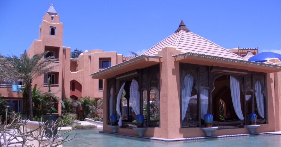 covered outdoor lounge area of Hotel La Palmeraie Timbuktu