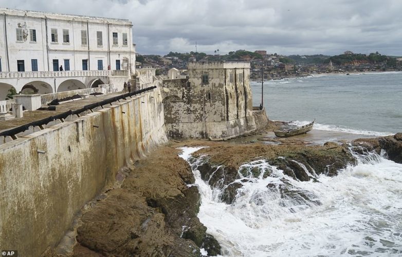 Elmina Castle - Palace Travel