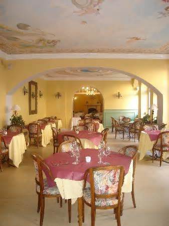 Dining room of Hotel De La Poste