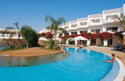 Outdoor pool area of Iberotel Palace Hotel