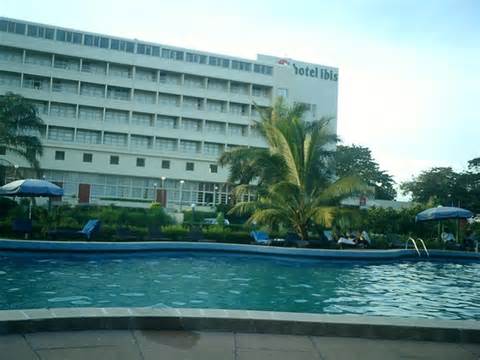 Outdoor pool area of Ibis Lome Centre