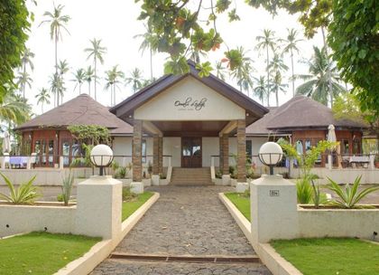 Entrance of Omali Lodge Luxury Hotel
