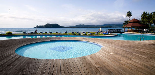 Outdoor pool on a beach - Experience São Tomé & Príncipe